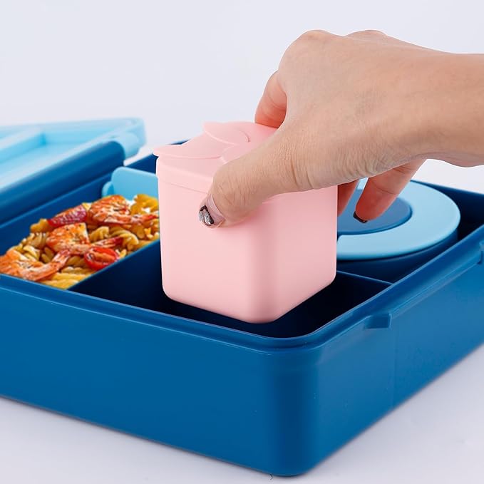 2pcs Silicone Condiment Containers with Lids (Pink, Blue)